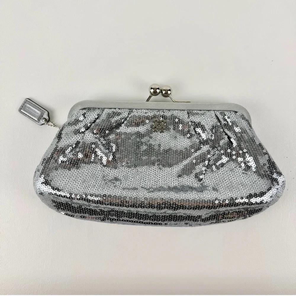 Coach Julia Limited Edition Silver Sequin Kisslock Clutch Wristlet - Picture 1 of 14